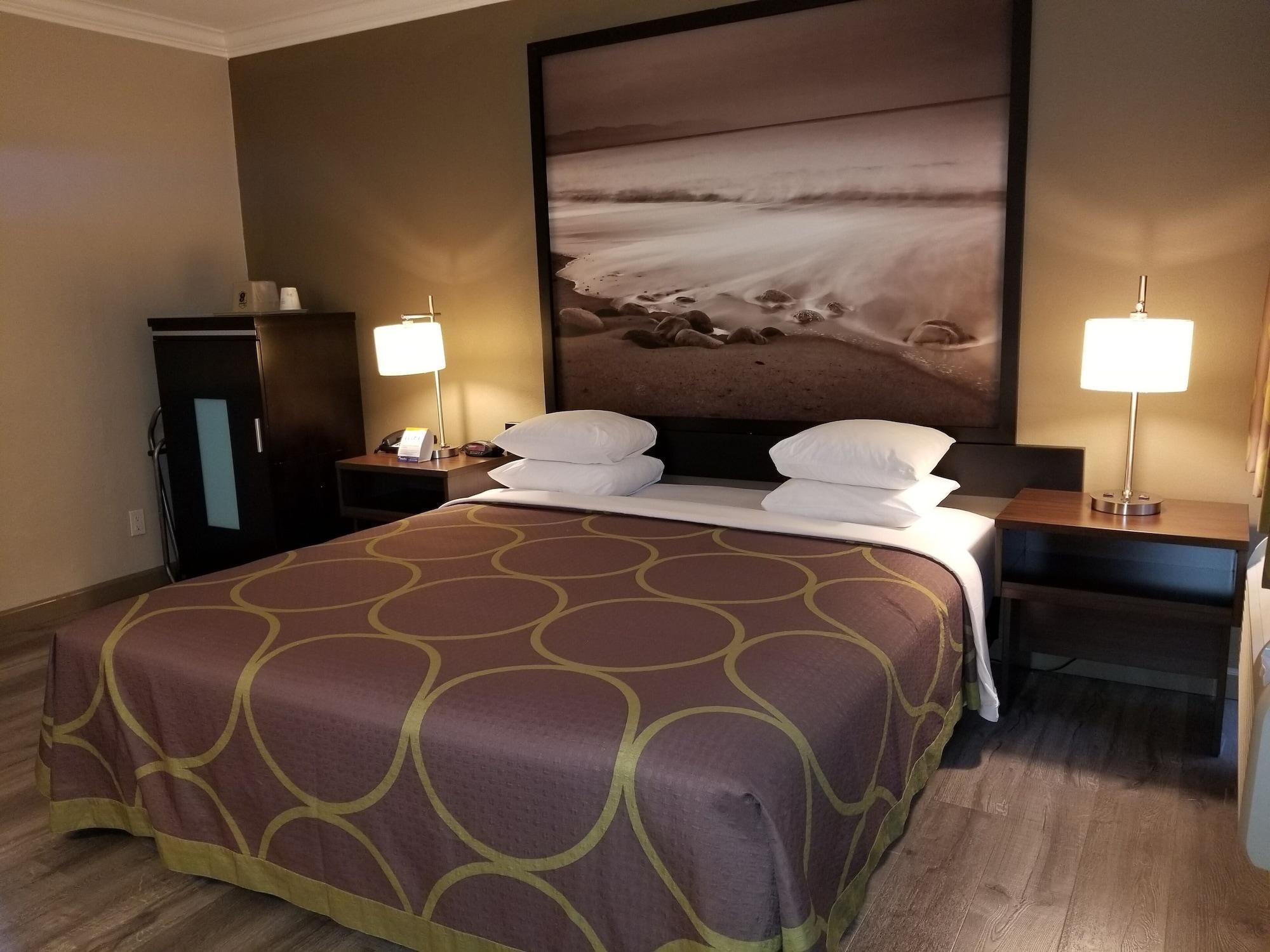 Super 8 By Wyndham Los Angeles-Culver City Area Εξωτερικό φωτογραφία