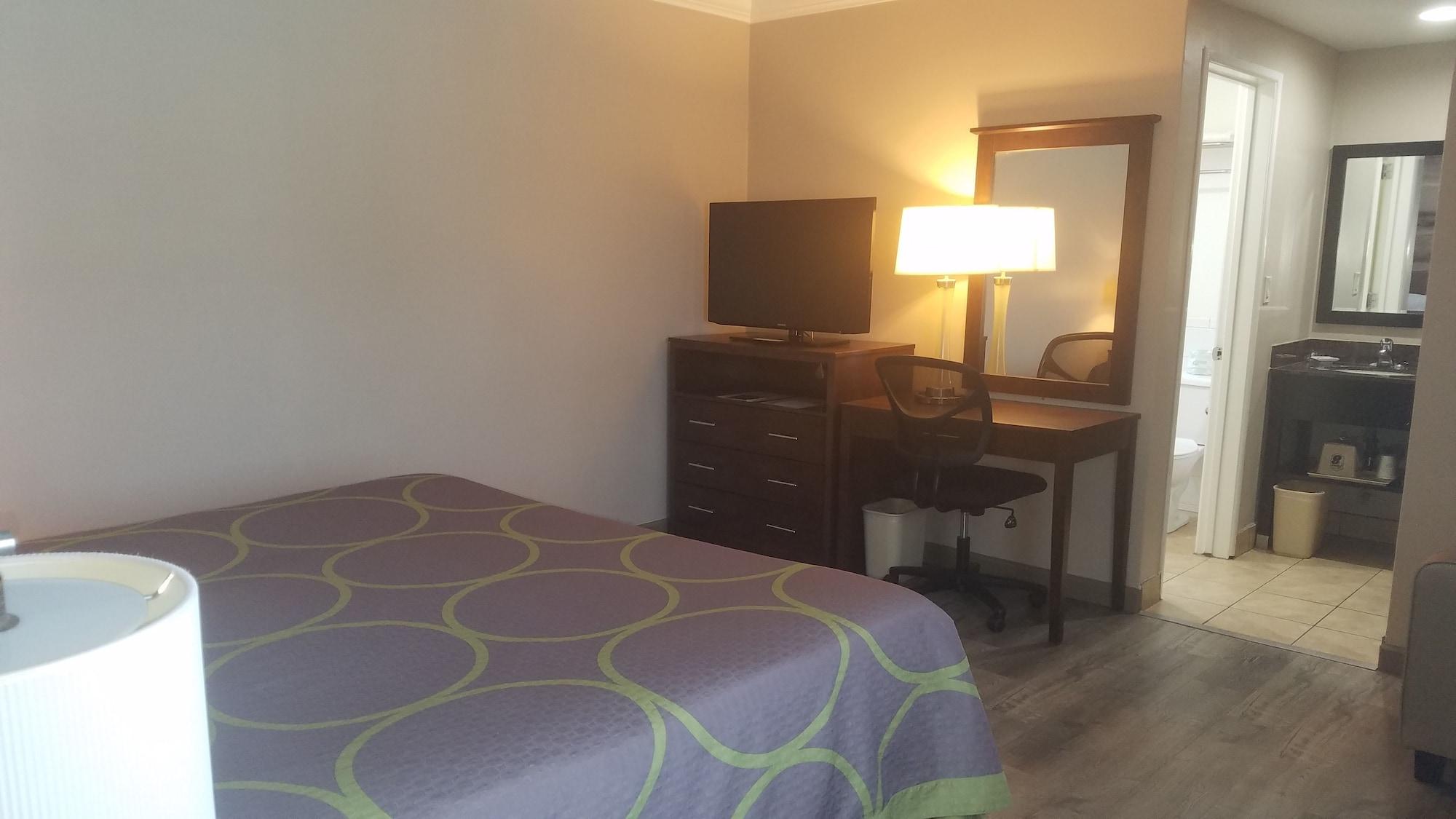 Super 8 By Wyndham Los Angeles-Culver City Area Εξωτερικό φωτογραφία
