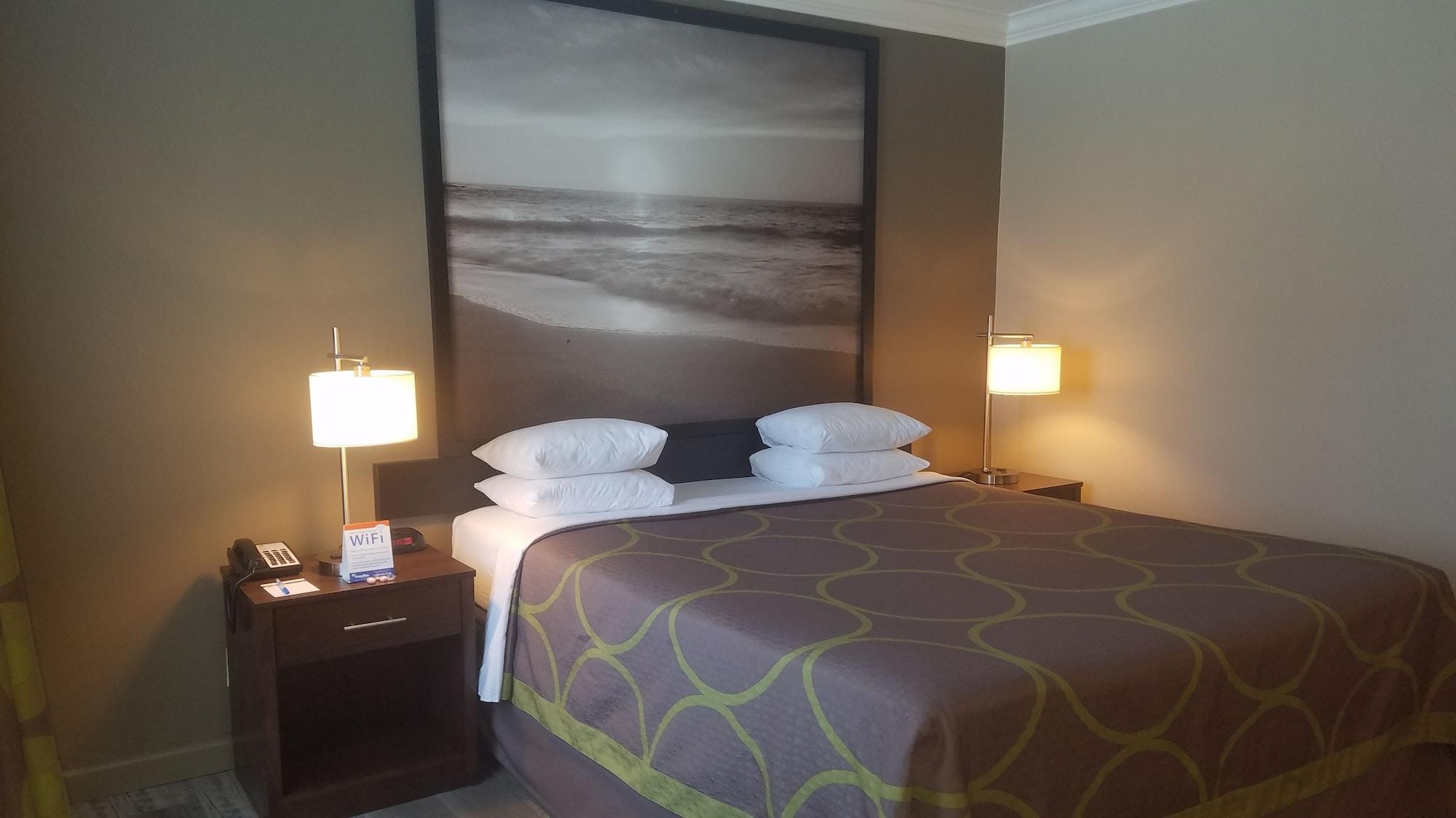 Super 8 By Wyndham Los Angeles-Culver City Area Εξωτερικό φωτογραφία