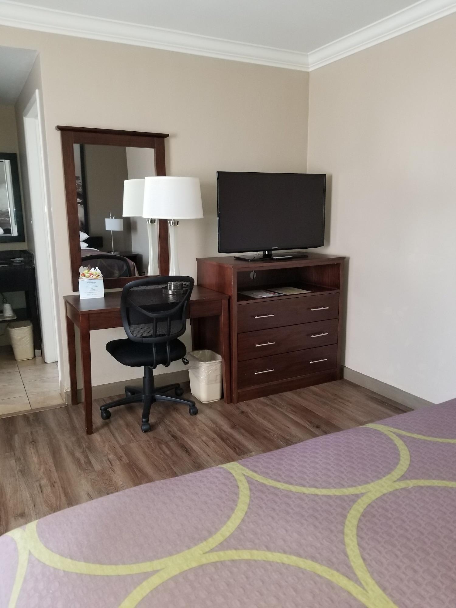 Super 8 By Wyndham Los Angeles-Culver City Area Εξωτερικό φωτογραφία